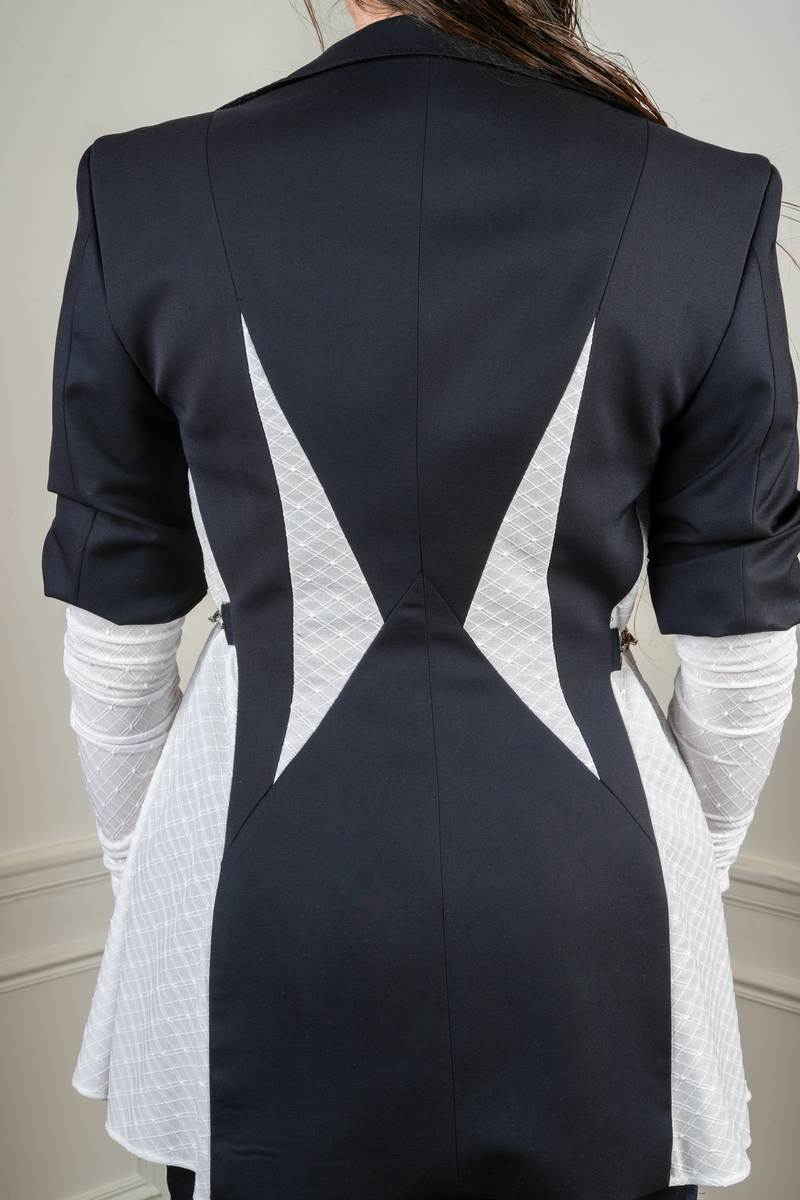 Veste tailleur à manches froncées